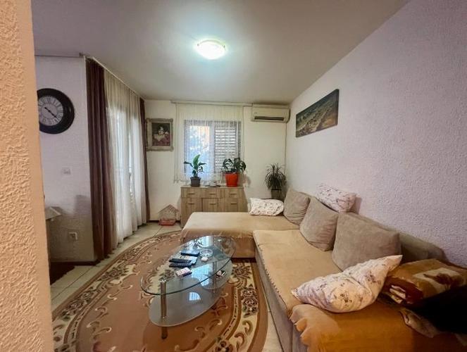 Jednosoban stan, Babilonija, Budva