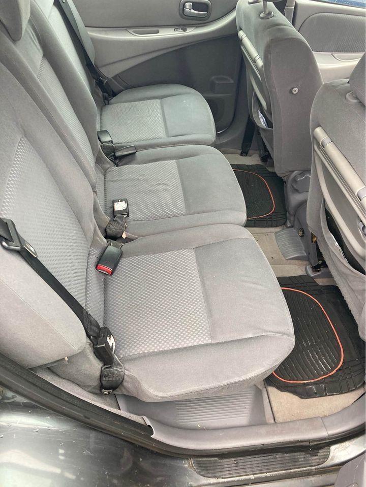 Nissan-Almera