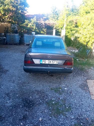 Prodajem mercedes 124 250D neregistrovana 1990. godiste
Cije