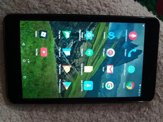 Tablet telefon 8" sa sim karticom
