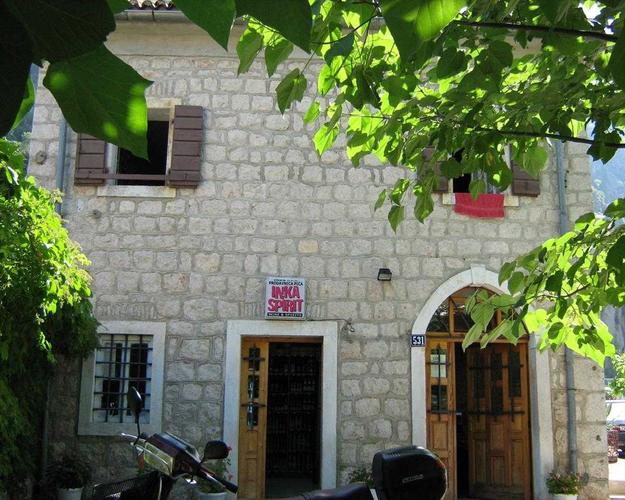 Kuca povrsine 106 m2  u naselju Tabacina