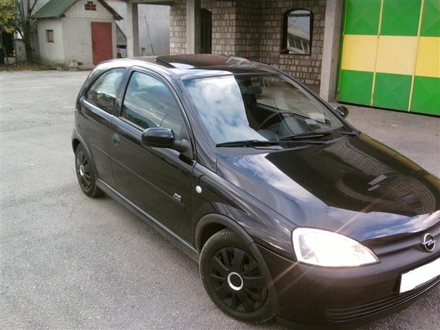 Opel Corsa 1.7DTI (Sport) -02