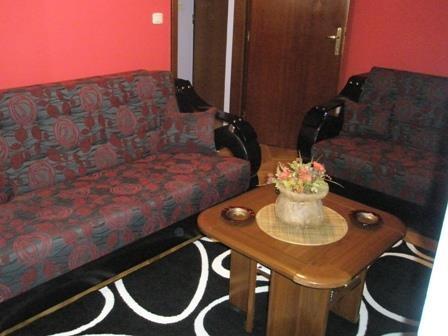 Izdaje se apartman u Budvi