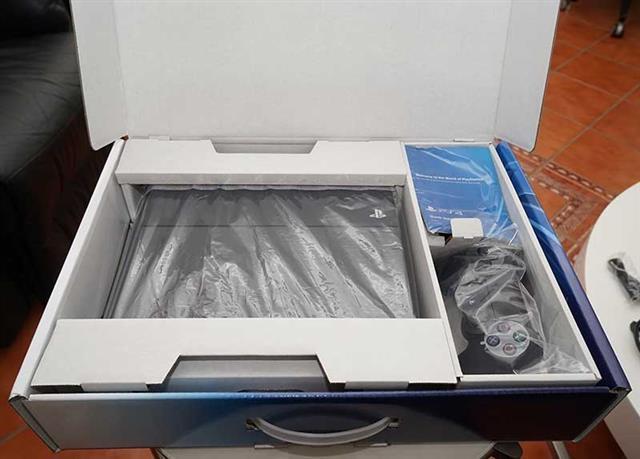 Sony PlayStation 4 PS4 Crna 500 GB konzole