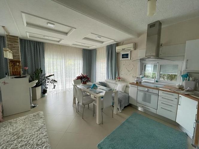 Nova vila u Bijeloj. Pogled na more