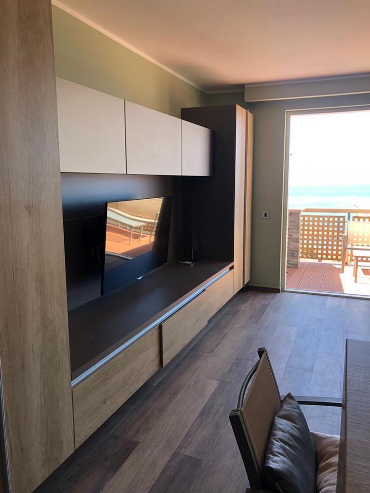 Dvosoban-duplex-stan-na-Svetom-Stefanu-