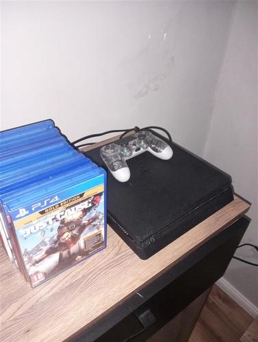 Prodajem playstation 4