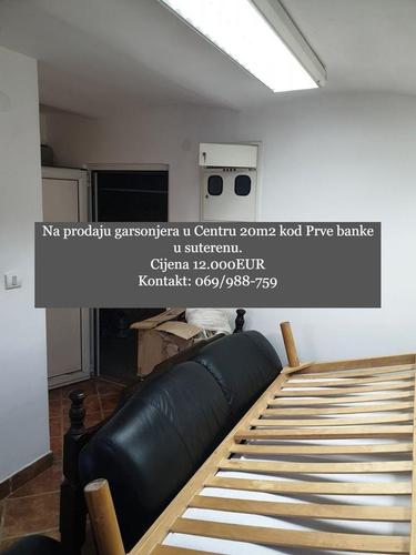 Na prodaju garsonjera u Centru 20m2 kod Prve banke u suteren