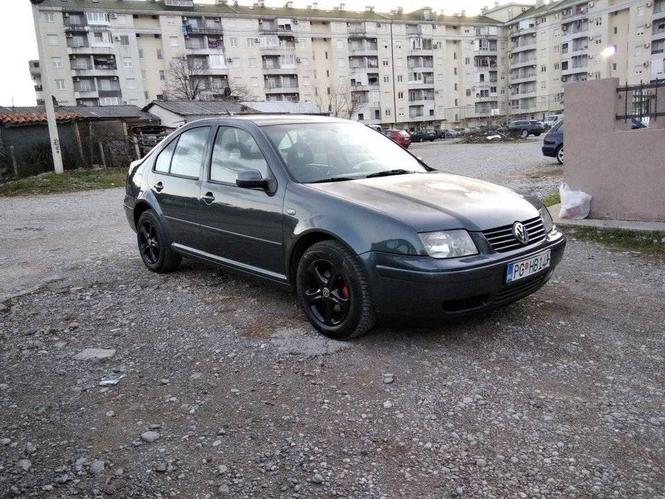 Bora 1.6 benzin 77kw 2000god