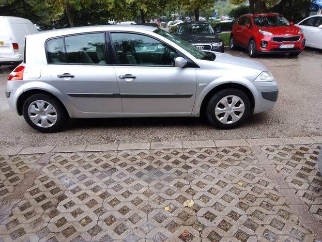 Na prodaju renol megan patka 1.9dci 2007 god auto je reg aut