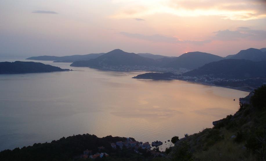 Neurbanizovan-plac-povrisne-2100-m2-Sveti-Stefan