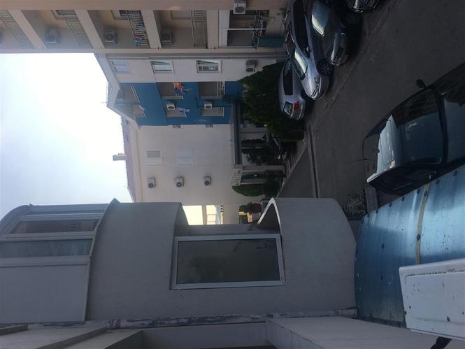 Izdajem apartman / garsonjeru u Becicima
