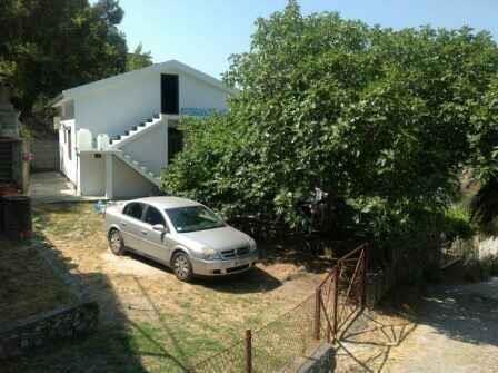 Kuća u Sutomoru