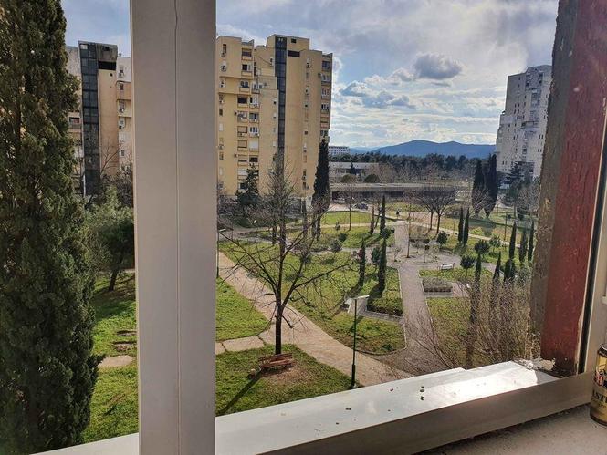 Izdajem garsonjeru u Podgorici