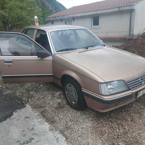 Automobili