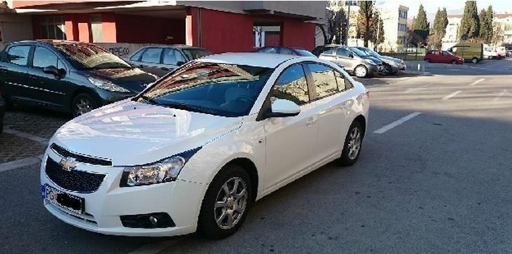 Chevrolet--Cruze--11