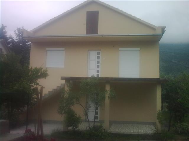 Kucu od 135m2 Igalo