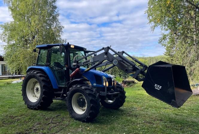 2005 Traktor New Holland TL 90A