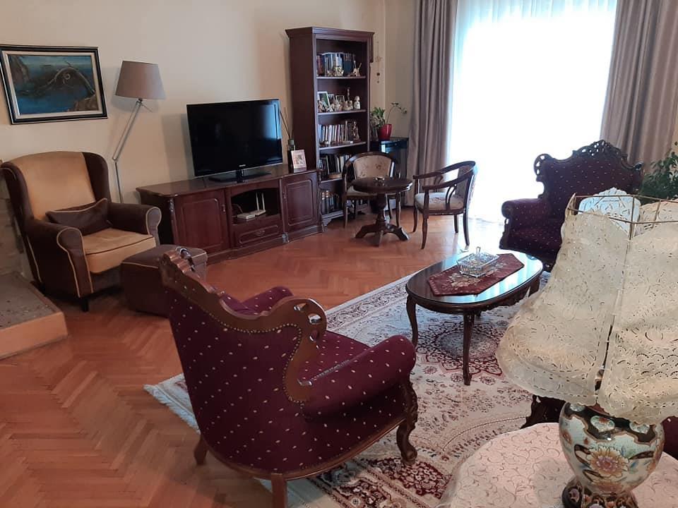 Izdajem-trosoban-stan-u-Podgorici