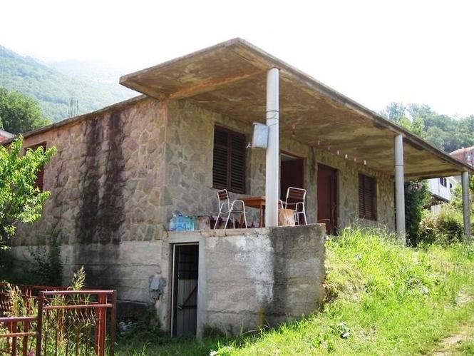 Prodaja kuće u Sutomoru