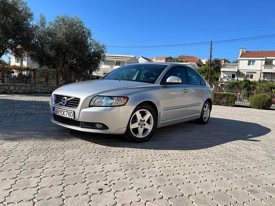 NA-PRODAJU-VOLVO-S40-2012-GODINA-D2-MOTOR