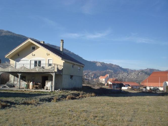 Kucu na Njegusima