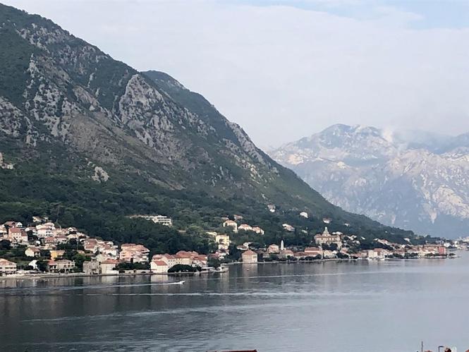 Prodajem jednosoban stan 44m2 u Dobroti, Kotor