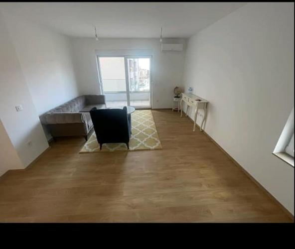 Novogradnja u blizini Tehnomaxa, Budva