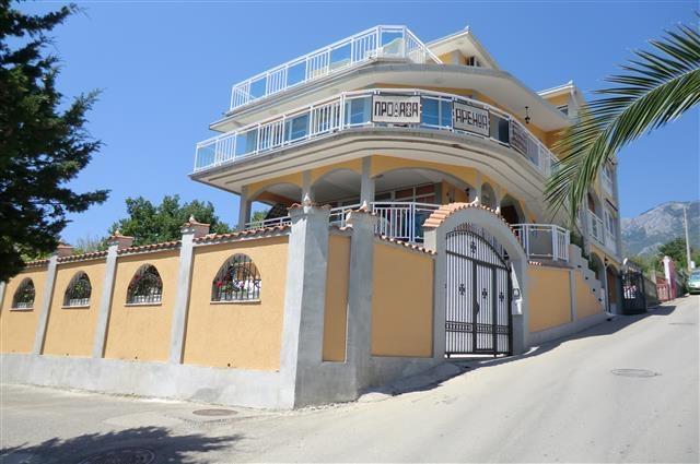 Vila Georgije od 400m2 u BECICI