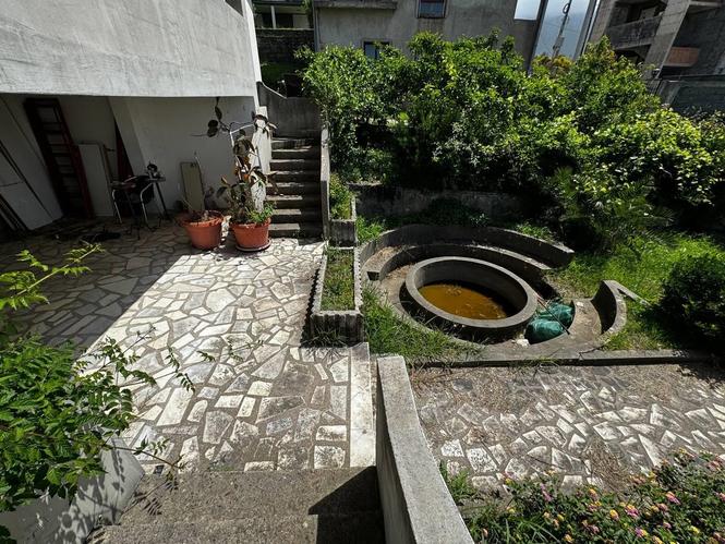 Prodaje se kuca u Baru 200m2
