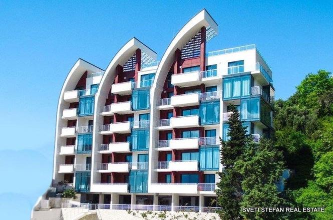 Komosevina  S ponosom vam predstavljamo novi kompl