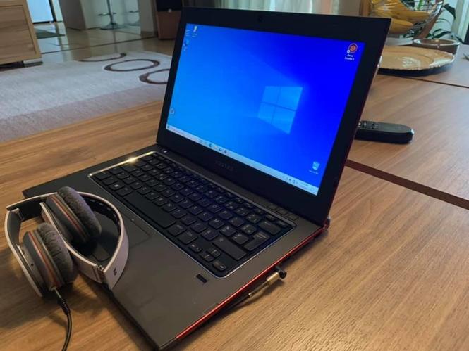 Dell Vostro + Beats Solo HD