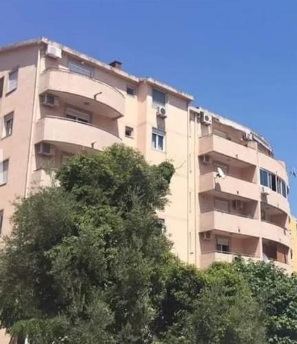 Garsonjera, Budva