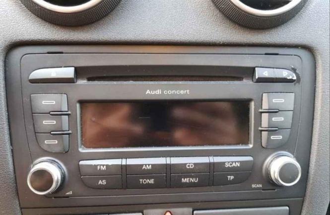 Audi 70€
VW MP3 50€ 
069359867