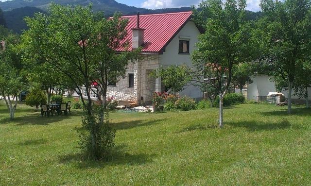 Kuca od 100m2, plac 1400m2 u Kolašin