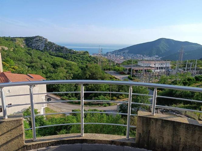 Prodajem 4 Apartmana u Budvi