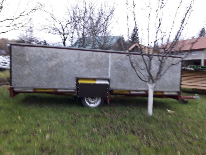 Prodajem prikolicu za pčele