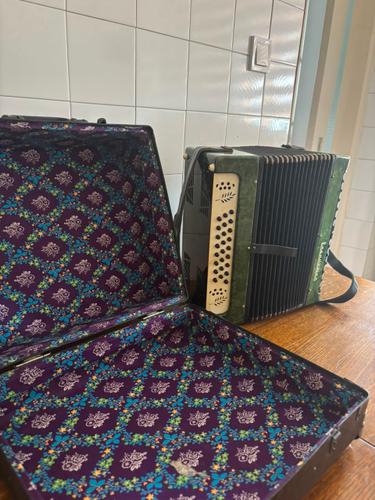 Sovjetska harmonika TEZA