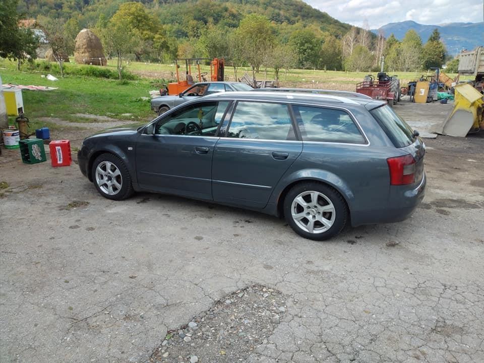Audi-A4-1-9