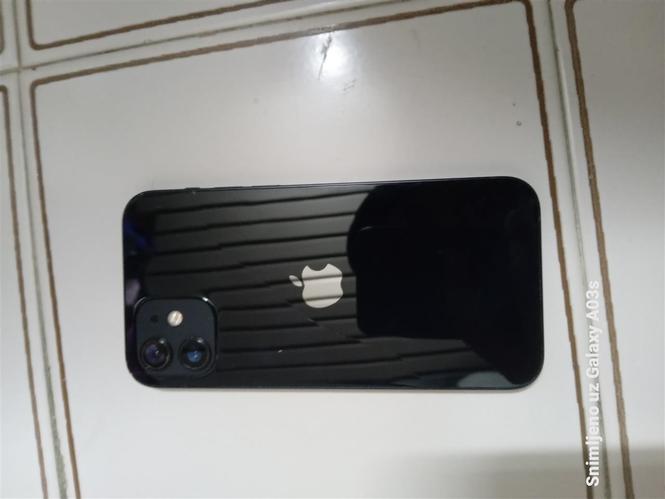 Prodajem Iphone 12