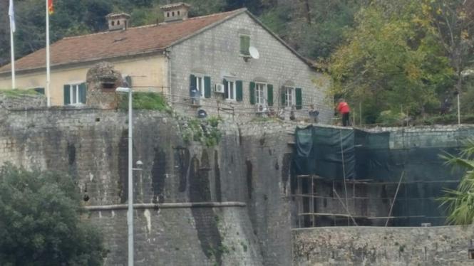 Jednosoban stan, 50 m2, III sprat, prazan, Kotor