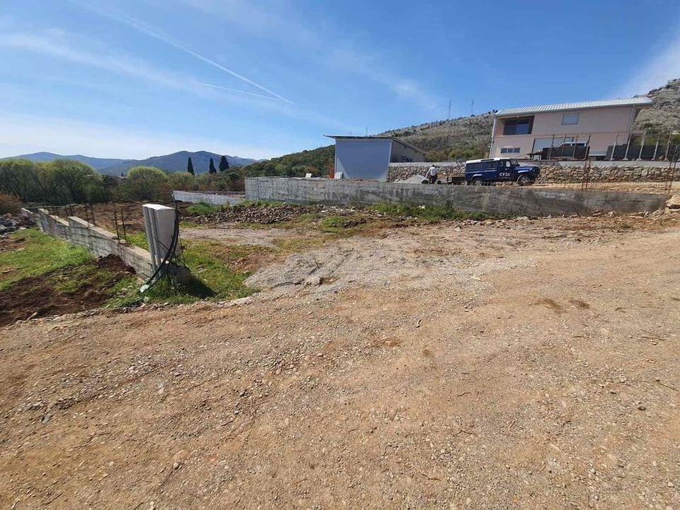 Na-prodaju-plac-u-Tolosima-540m2--voda-i-struja-na-placu