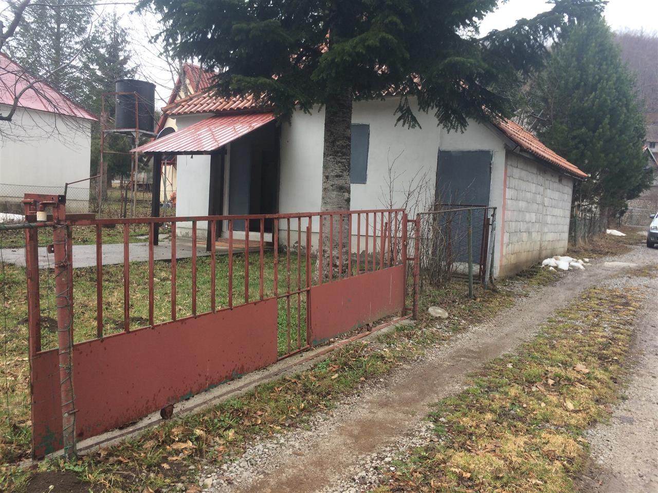 Prodaje-se-kuca-na-Veruši