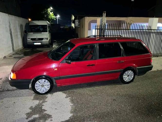Na prodaju passat b3 1.9td 55kw auto je reg godinu Dana