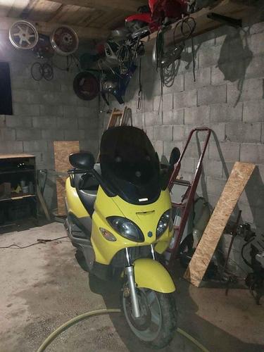 069400772