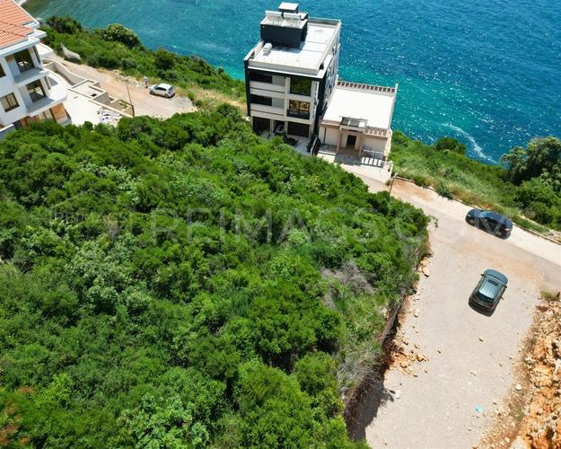 Plot on second line, Dobra Voda 