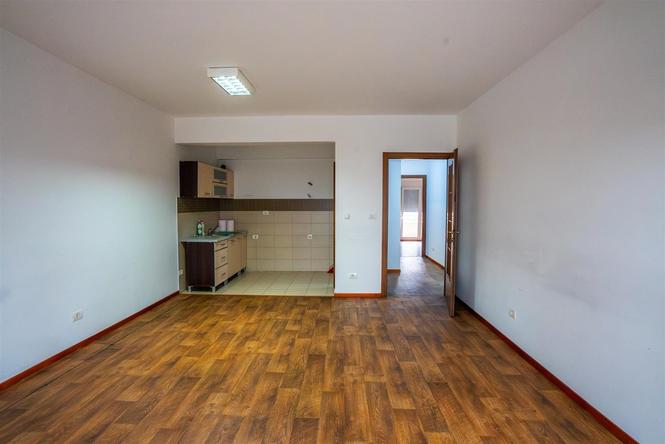 Izdavanje trosoban stan City kvart