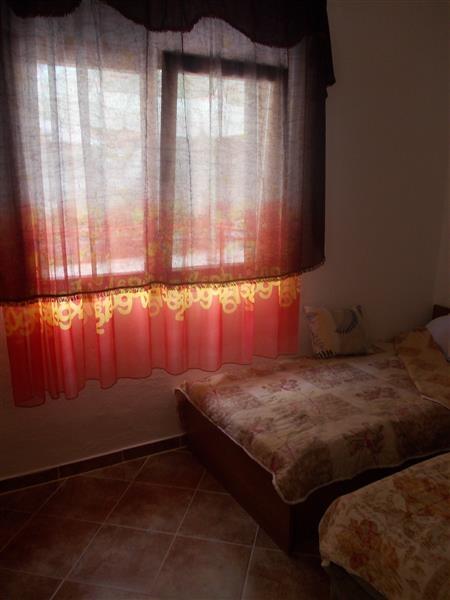 Iznajmljuje-se-stan-od-40m2-u-ZELENICI