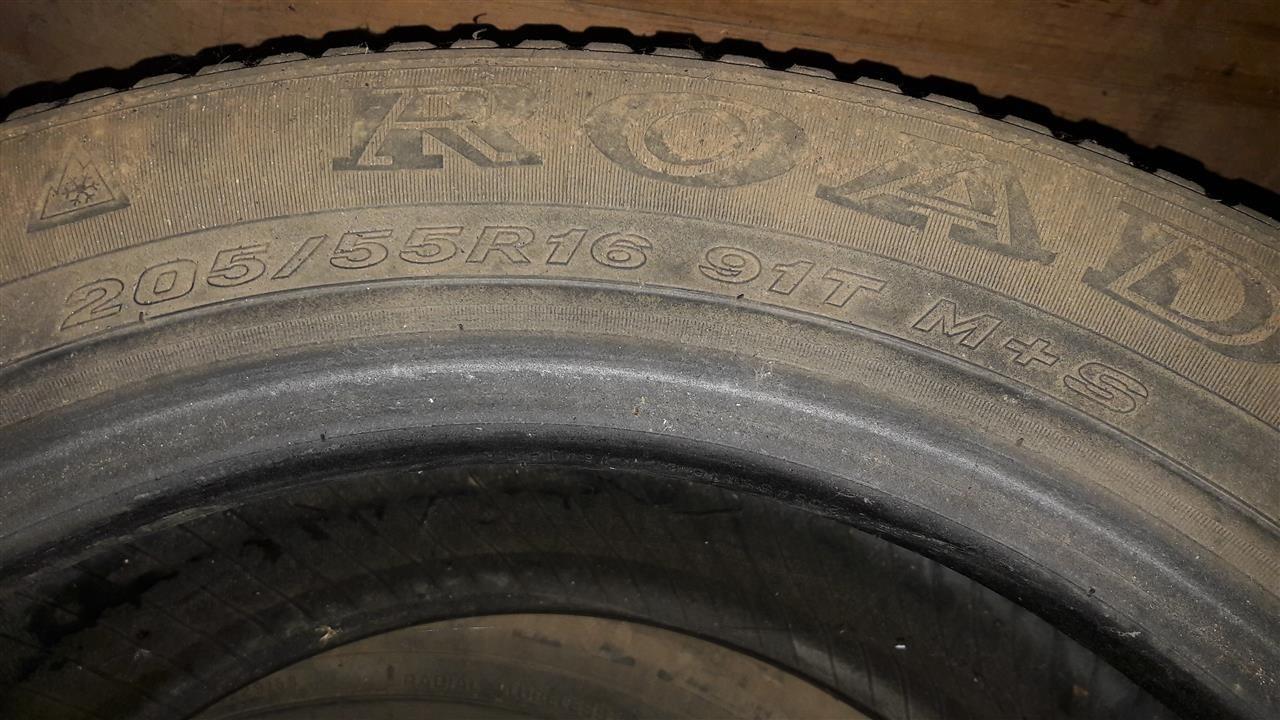 Roadstone-gume-