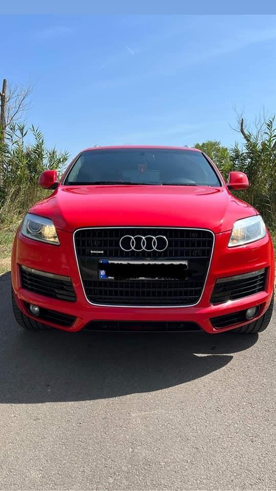 AUDI-Q7